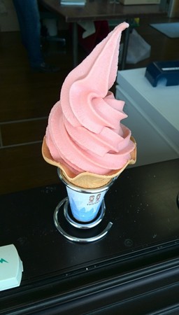道の駅しらね さくらんぼソフトクリーム