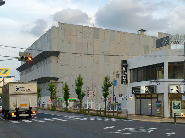 建物の解体が始まった、ヤマダ電機テックランド春日井店(2016年6月) - 1