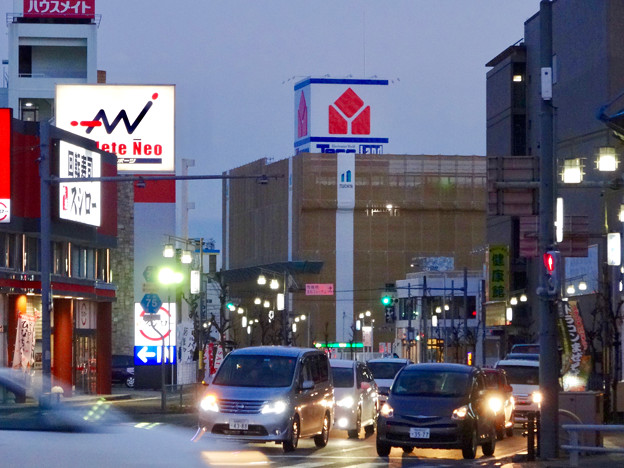 新しい建物の建設が始まってた、ヤマダ電機テックランド春日井店(2017年2月27日)- 1:屋上の巨大看板が復活