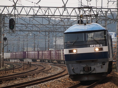 EF210貨物 サントリーカーブ03