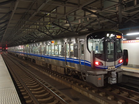 521系 北陸本線福井駅01