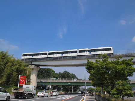 リニモ100形 公園東~芸大前01
