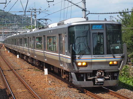 223系新快速 東海道本線島本駅01