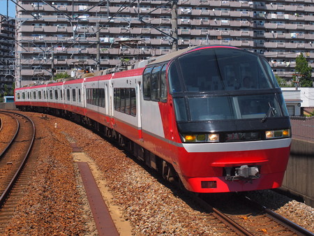 名鉄1000系特急 名鉄常滑線豊田本町駅