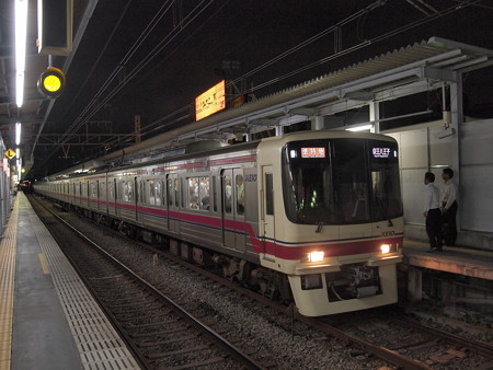 京王8000系準特急 京王線明大前駅02