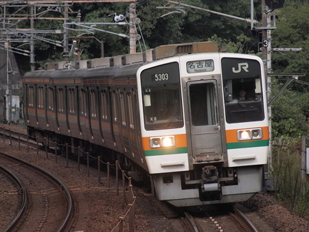 211系普通 中央本線古虎渓駅