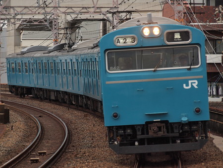 103系普通 阪和線美章園駅02