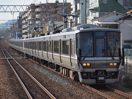 223系新快速 東海道本線甲南山手駅04