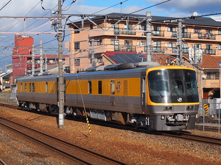 キヤ141系 東海道本線長岡京駅