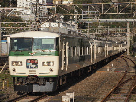 185系特急踊り子 東海道本線熱海駅01