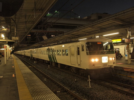 185系回送 東北本線大宮駅