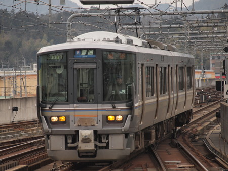 223系普通 山陰本線福知山駅