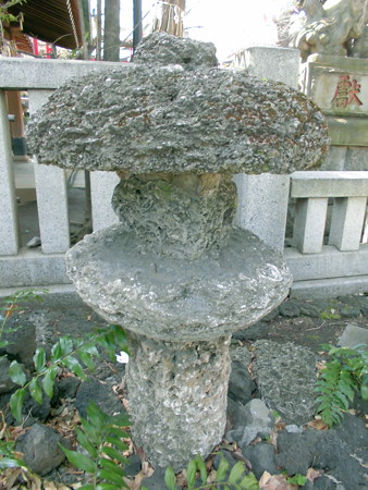 居木神社-03d貝塚の灯篭(1)