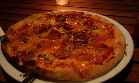 ペパロニとマッシュルームのピッツァ@T.Y. HARBOR BREWERY