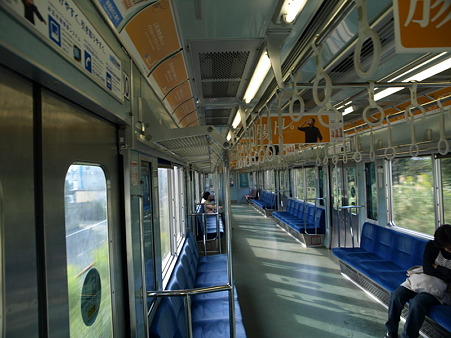 急行藤沢行き車内