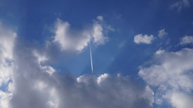 雲を抜けて