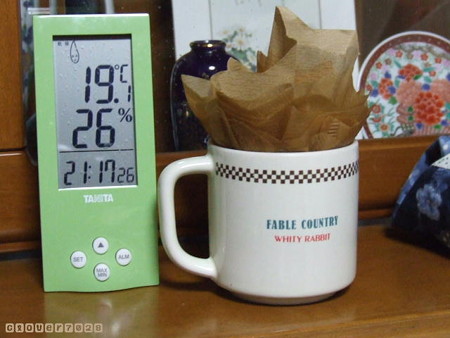 20161228_212040_コーヒーフィルターで加湿器