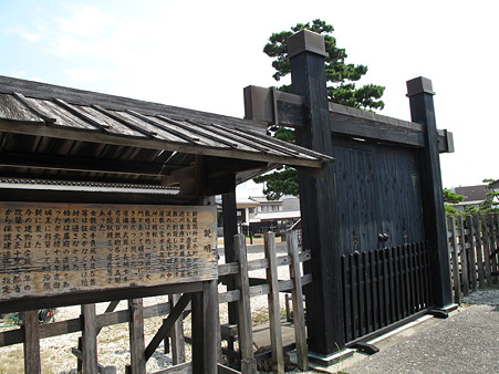 関所の門 関所の門