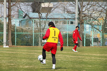 まずはリフティング