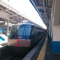 Photos: 藤沢駅、小田急ロマンスカー...