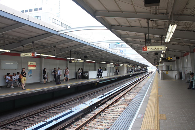 大阪市営地下鉄 西中島南方駅 ホーム 写真共有サイト フォト蔵