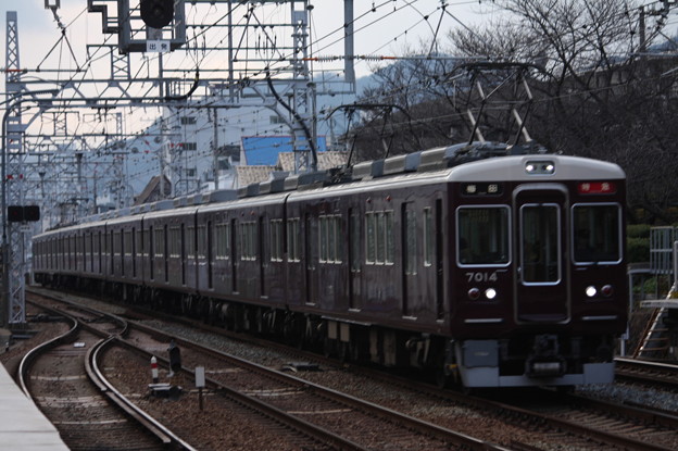 Photos: 阪急神戸線　7000系7014F