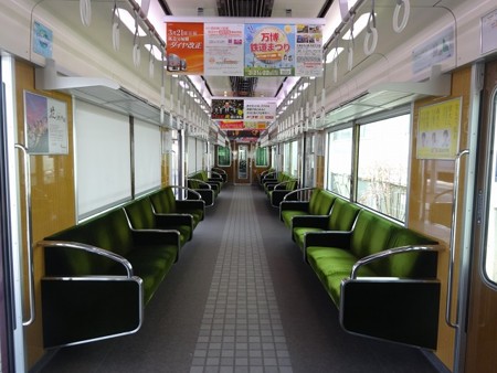 90-車内全景