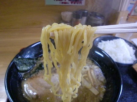 ラーメン拳　味噌　麺