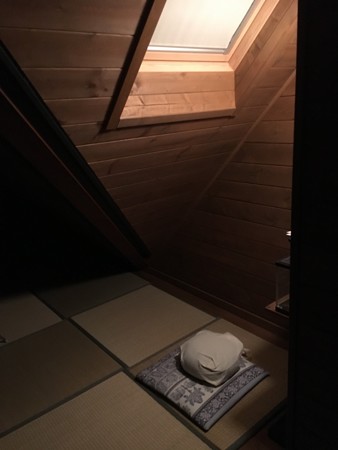 南箱根サロン坐禅ルーム(笑)