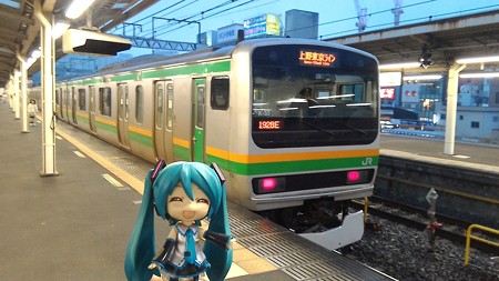 ▲熱海 17:51 → 川崎 19:27 1928E 普通 ミク:「川崎まであと1...