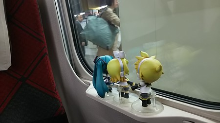 レン:「定刻で、金沢駅に到着ぅー♪」