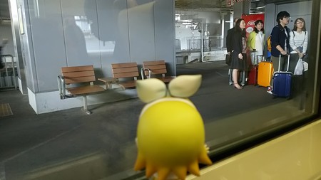 高岡駅に停車。