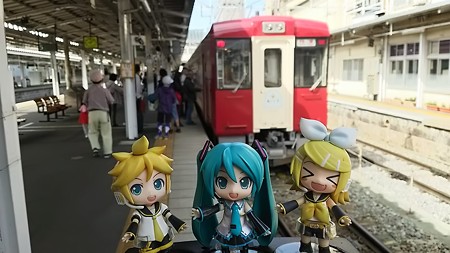 ミク:「十日町までは、この快速おいこっと号で行きます♪」 リン:...