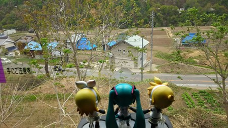 戸狩野沢温泉→森宮野原間、平滝付近。 ミク:「この辺、まだ雪が残...