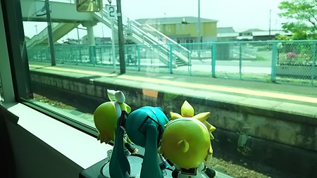 常陸大宮駅に停車。