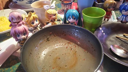 リン:「完食おつにゃー♪」 ミク:「今日はペース早かったですね!...