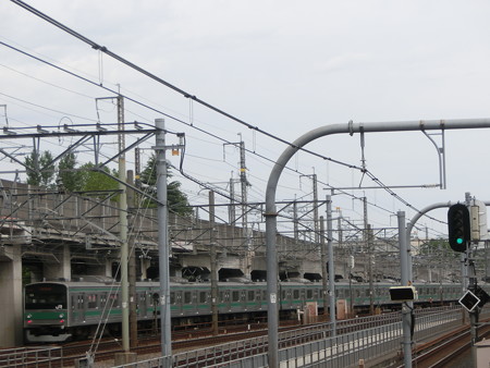 ハエ28編成(赤羽駅)