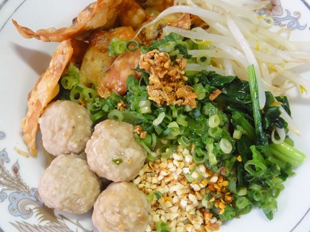 タイの脂そば