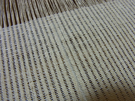 紙糸を織る
