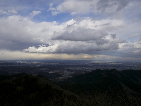 景信山山頂から東京を望む2