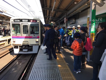 警察官到着