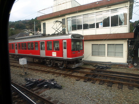 箱根登山電車の車窓(風祭駅→入生田駅)