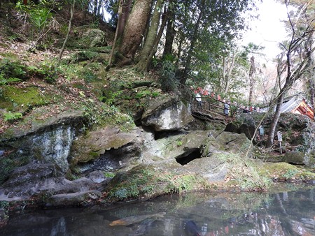 石山寺19 くぐり岩