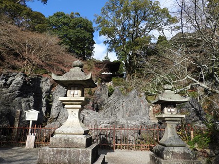 石山寺38 天然記念物 珪灰石1