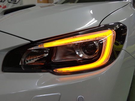 レヴォーグ　神奈川県　ＮＥＷアウディ風ＬＥＤ　オレンジ　助手席側