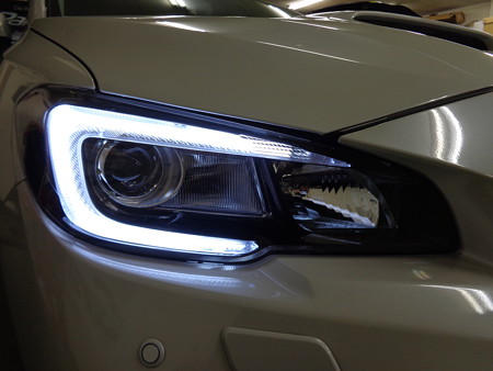 レヴォーグ　神奈川県　ＮＥＷアウディ風ＬＥＤ　ホワイト　運転席側