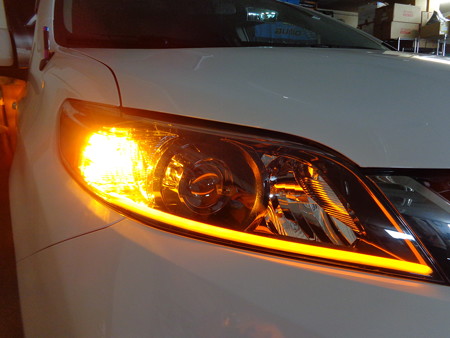 シエナ　ＮＥＷアウディ風ＬＥＤ　オレンジ　運転席側