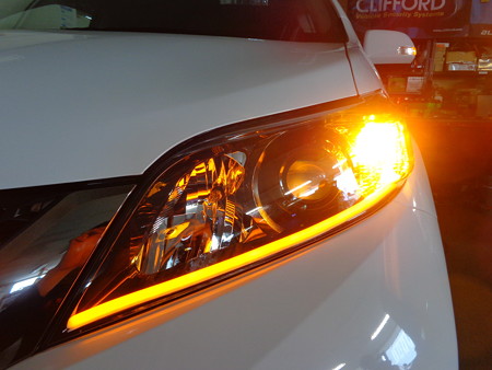 シエナ　ＮＥＷアウディ風ＬＥＤ　オレンジ　助手席側