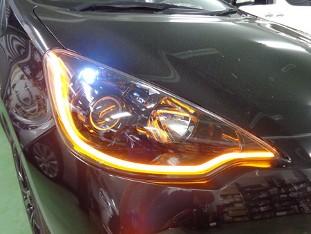 トヨタＡＱＵＡ　群馬県　ＮＥＷアウディ風ＬＥＤ　オレンジ