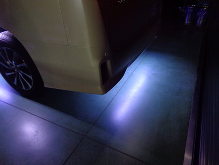 アルファード　東京都　アンダーＬＥＤ取付　リア